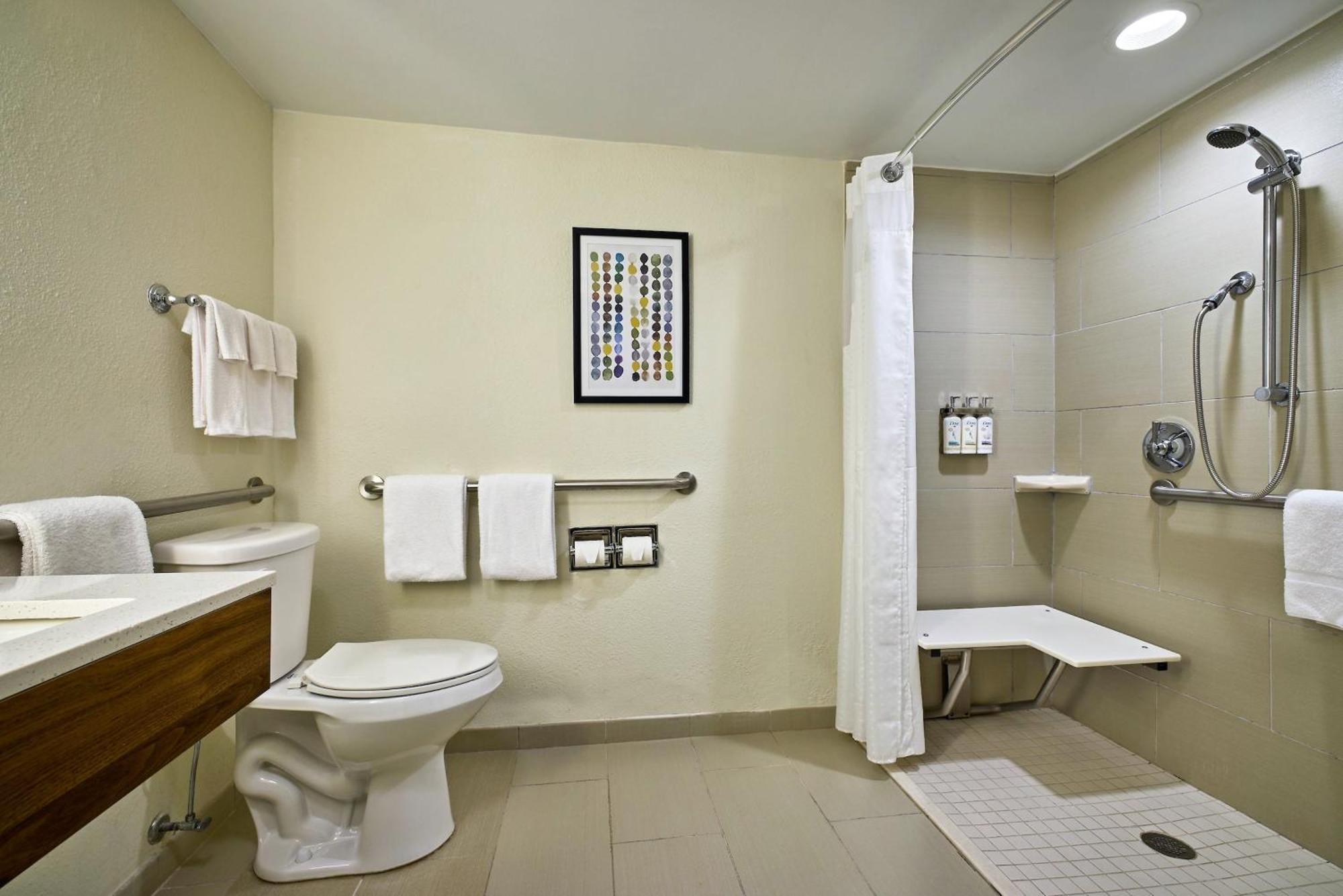 Holiday Inn Express & Suites Charleston Dwtn -Westedge By Ihg Exterior photo