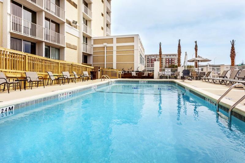 Holiday Inn Express & Suites Charleston Dwtn -Westedge By Ihg Exterior photo
